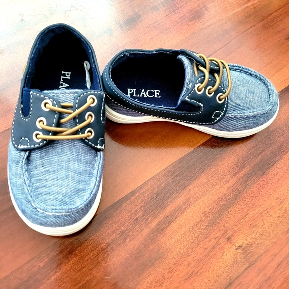 Children's Place boat shoe - Picture 2 of 6